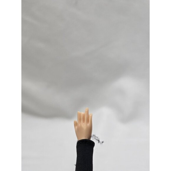 Bratz Behind the Scene Fashion Doll Amelie Haute Couture- BROKEN FINGERS READ - Picture 4 of 16